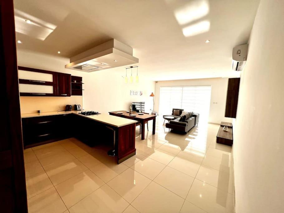 Viewline Seaview Modern 3 Bedroom Apartment Marsaxlokk Bagian luar foto