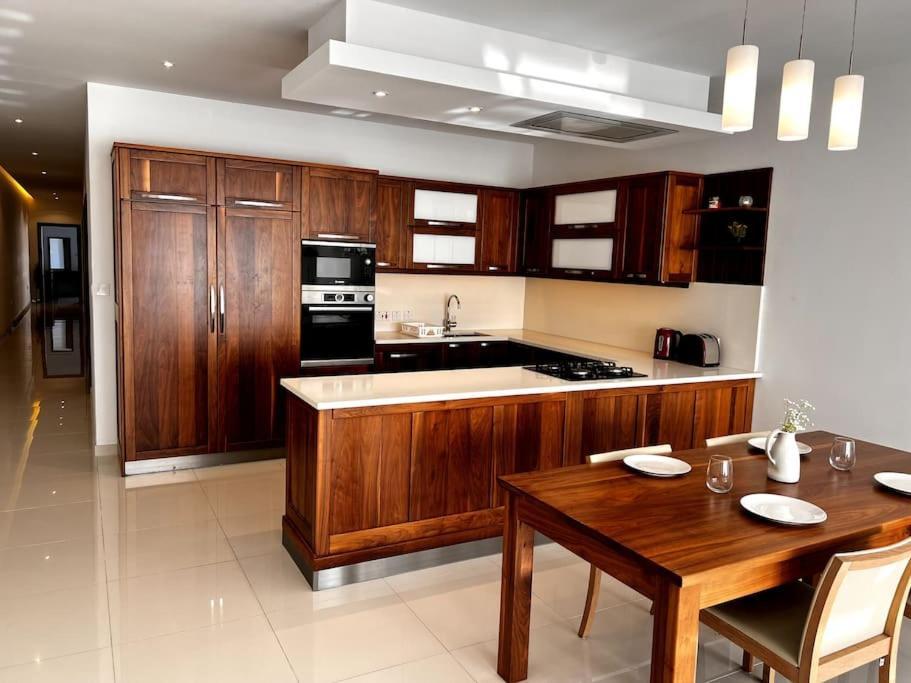 Viewline Seaview Modern 3 Bedroom Apartment Marsaxlokk Bagian luar foto
