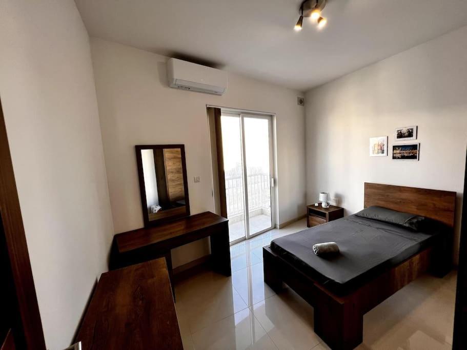 Viewline Seaview Modern 3 Bedroom Apartment Marsaxlokk Bagian luar foto