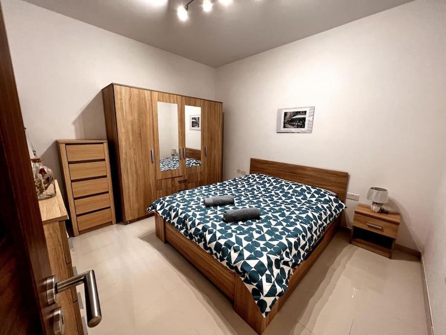 Viewline Seaview Modern 3 Bedroom Apartment Marsaxlokk Bagian luar foto