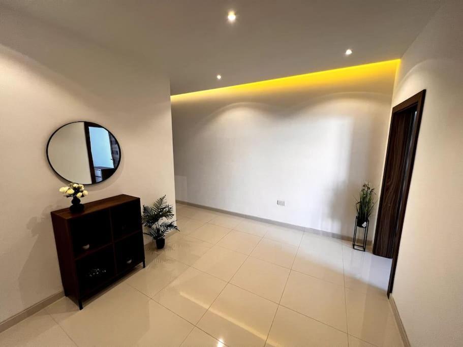 Viewline Seaview Modern 3 Bedroom Apartment Marsaxlokk Bagian luar foto